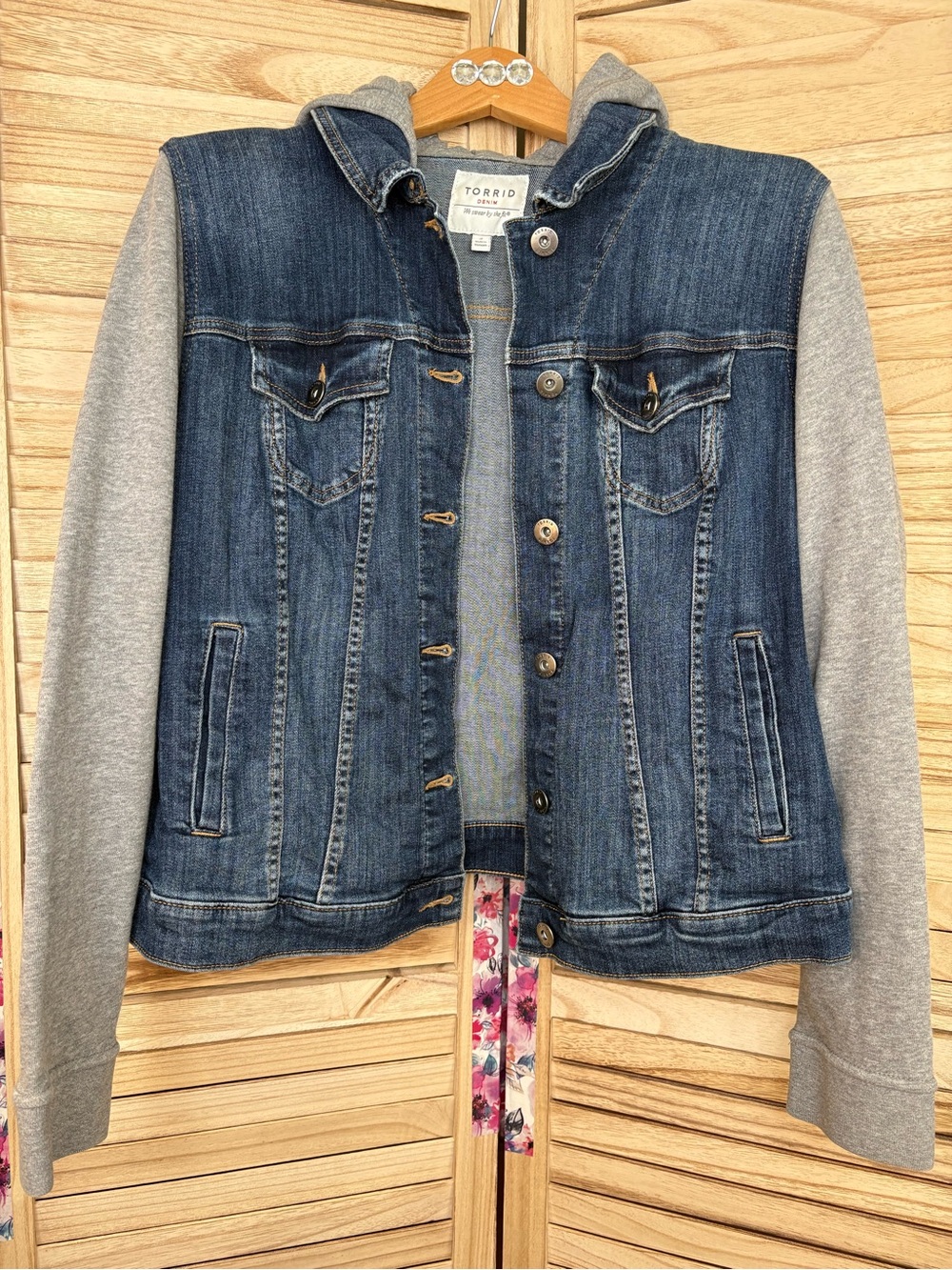 Torrid Sz 2 Denim Jean Hoodie Trucker Jacket